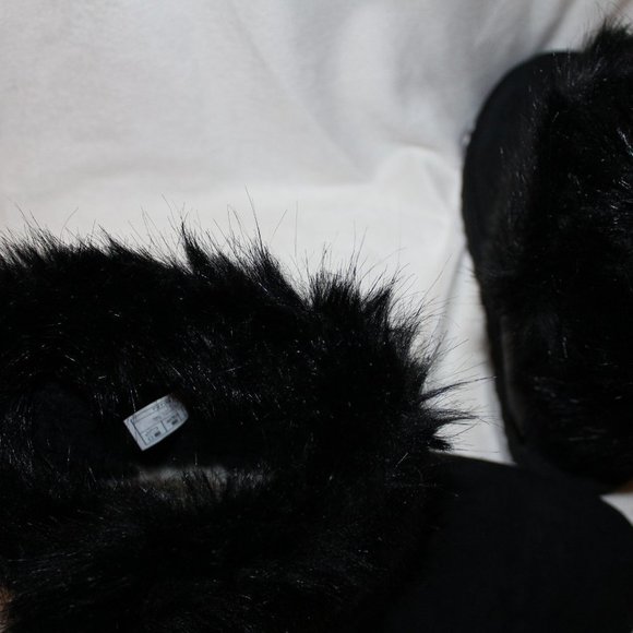 NIB UGG WOMEN'S CLASSIC FLUFF BUCKLE SHAGGY SUEDE SHEARLING BOOTS BLACK - Picture 6 of 8